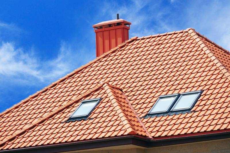 Rénovation complète couverture toiture et remplacement zinguerie encastrée avec étanchéité parfaite à Aubagne et les Bouches-du-Rhône